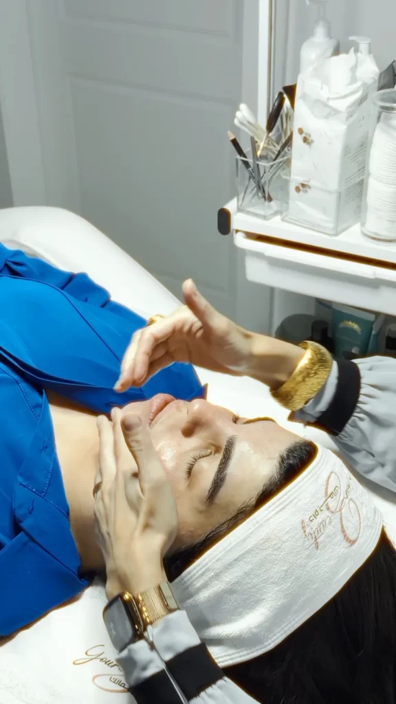 جلسة عناية بالوجه قبل مناسبة